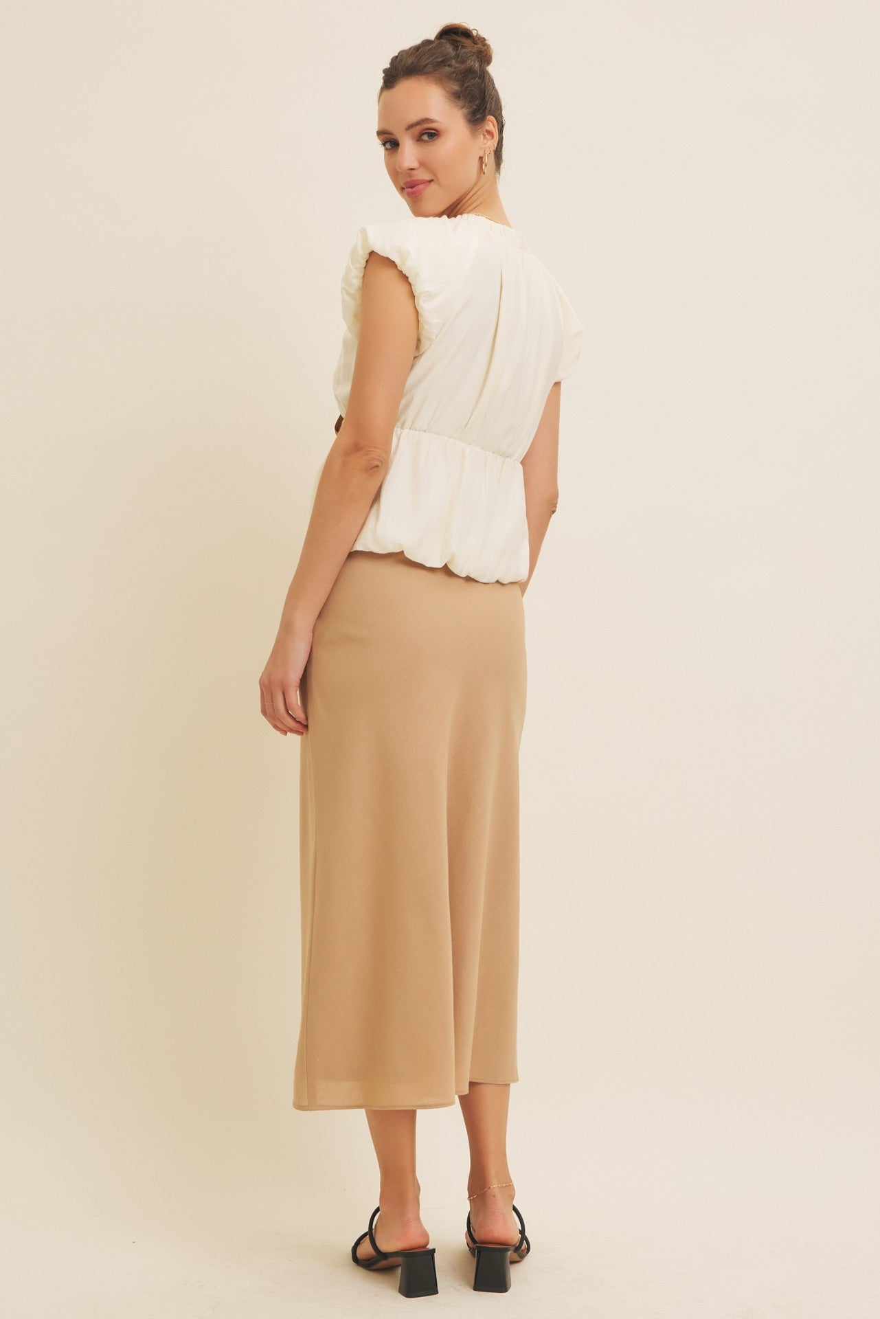 BOUTIQUE BUBBLE BOW TOP BACK CREAM