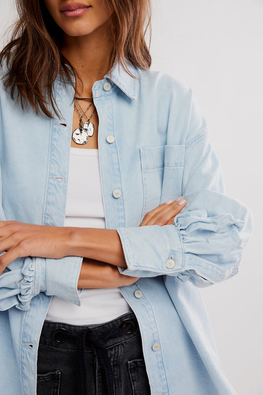 BOUTIQUE FREE PEOPLE ASHLEY DENIM SHIRT CLASSIC BLUE WASH FRONT 2