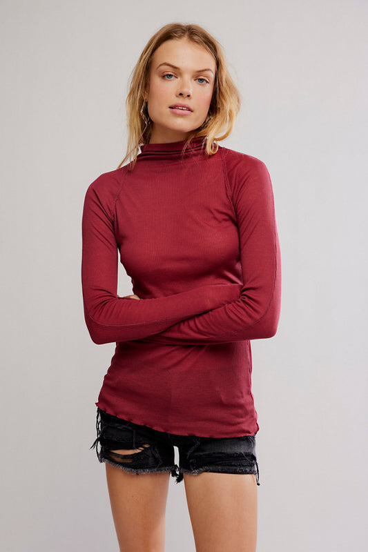 BOUTIQUE FREE PEOPLE INTIMATLEY CLOSE TO HOME LAYERING TOP MISS CRIMSON FRONT