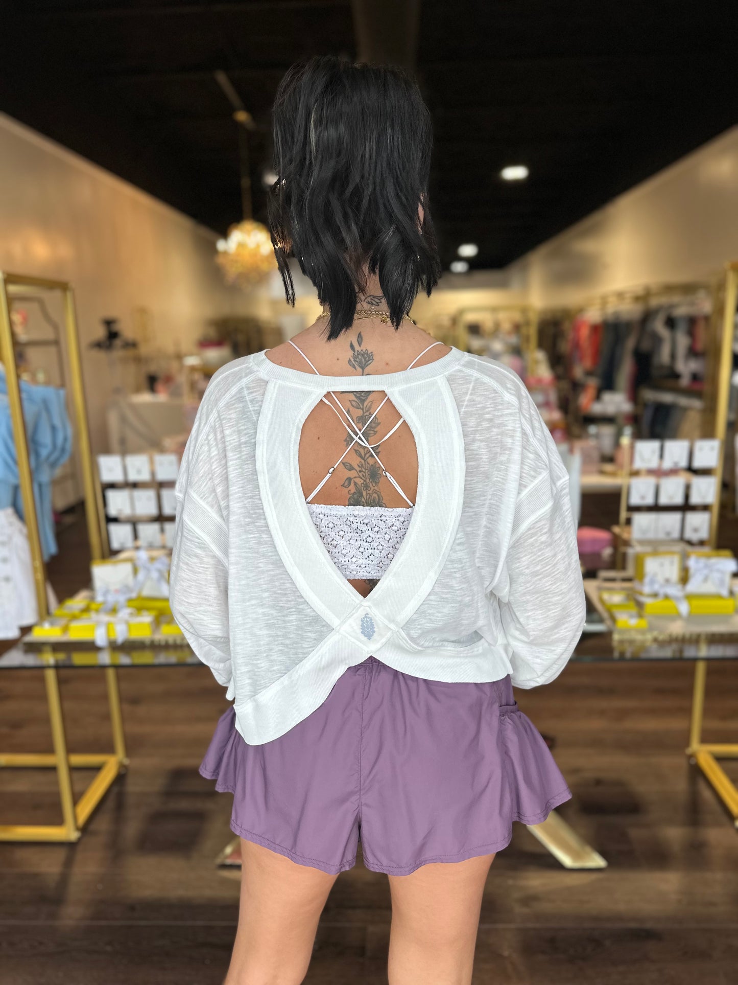 BOUTIQUE FREE PEOPLE MY TIME LAYER BACK WHITE ON MODEL