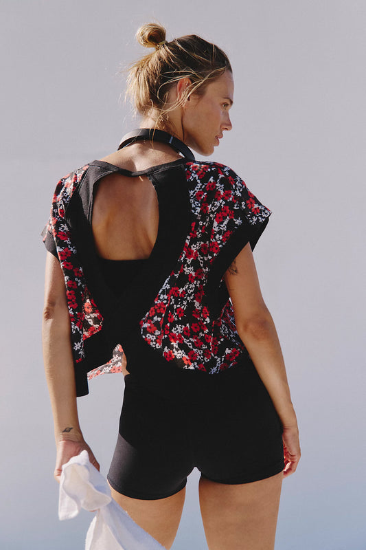 BOUTIQUE FREE PEOPLE MY TIME TEE PRINTED CRANBERRY DITSY BLACK BACK