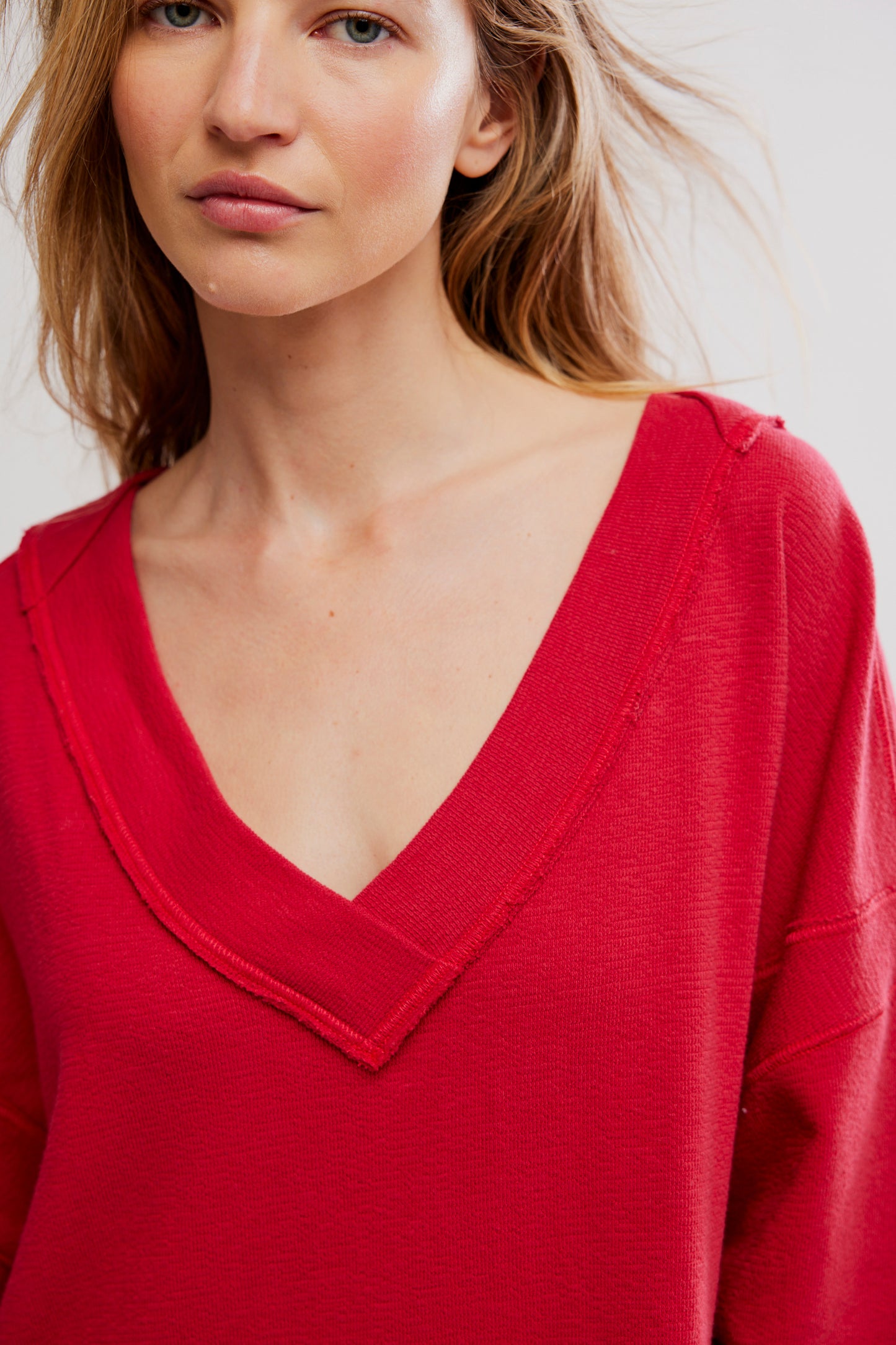 BOUTIQUE FREE PEOPLE STAYCATION PULLOVER DEEP CHERRY FRONT 2