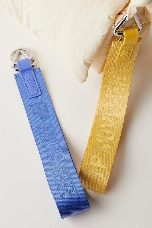 BOUTIQUE FREE PEOPLE THERE IT IS KEYCHAIN BLUEBERRY 2
