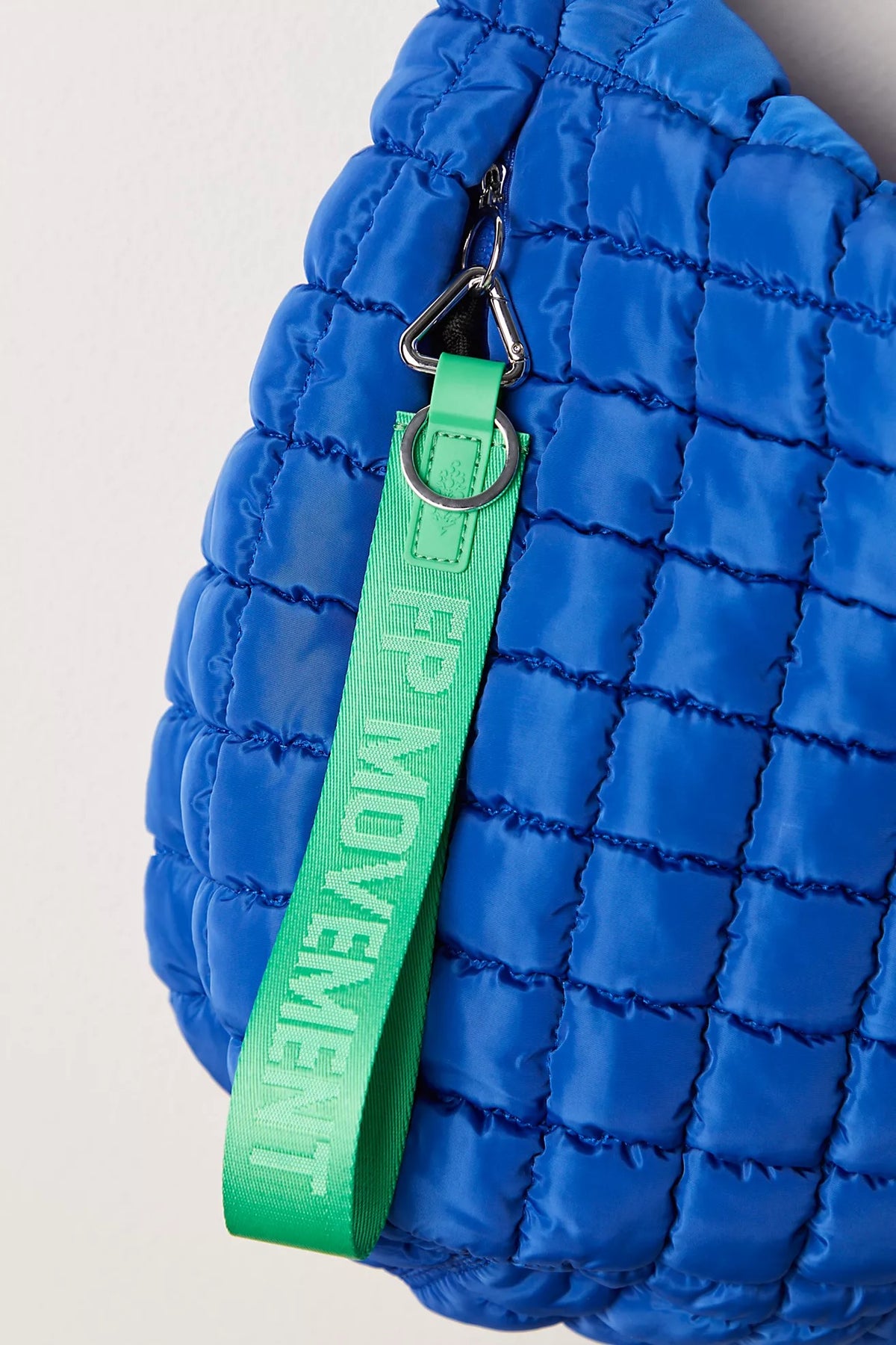 BOUTIQUE FREE PEOPLE THERE IT IS KEYCHAIN KELLY