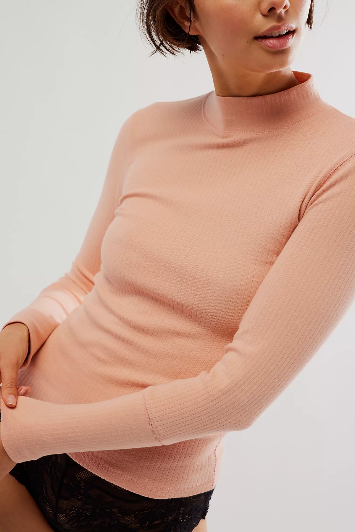 BOUTIQUE FREE PEOPLE THE RICKIE TOP SIDE ROSE SMOKE