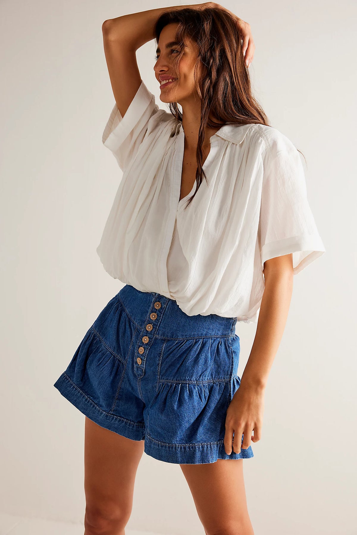 BOUTIQUE FREE PEOPLE WE THE FREE FLEUR DENIM SHORTS TRUE BLUE FRONT