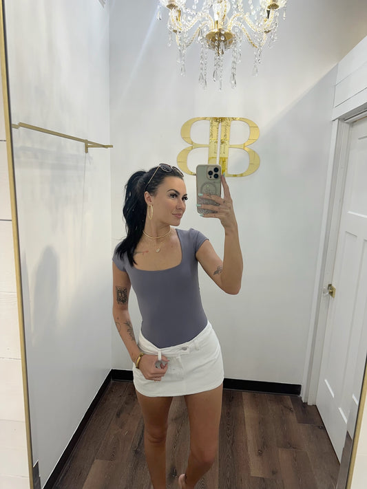 BOUTIQUE FREE PEOPLE WE THE FREE GALLIVANTING PEEKABOO SKORT OPTIC WHITE FRONT 2