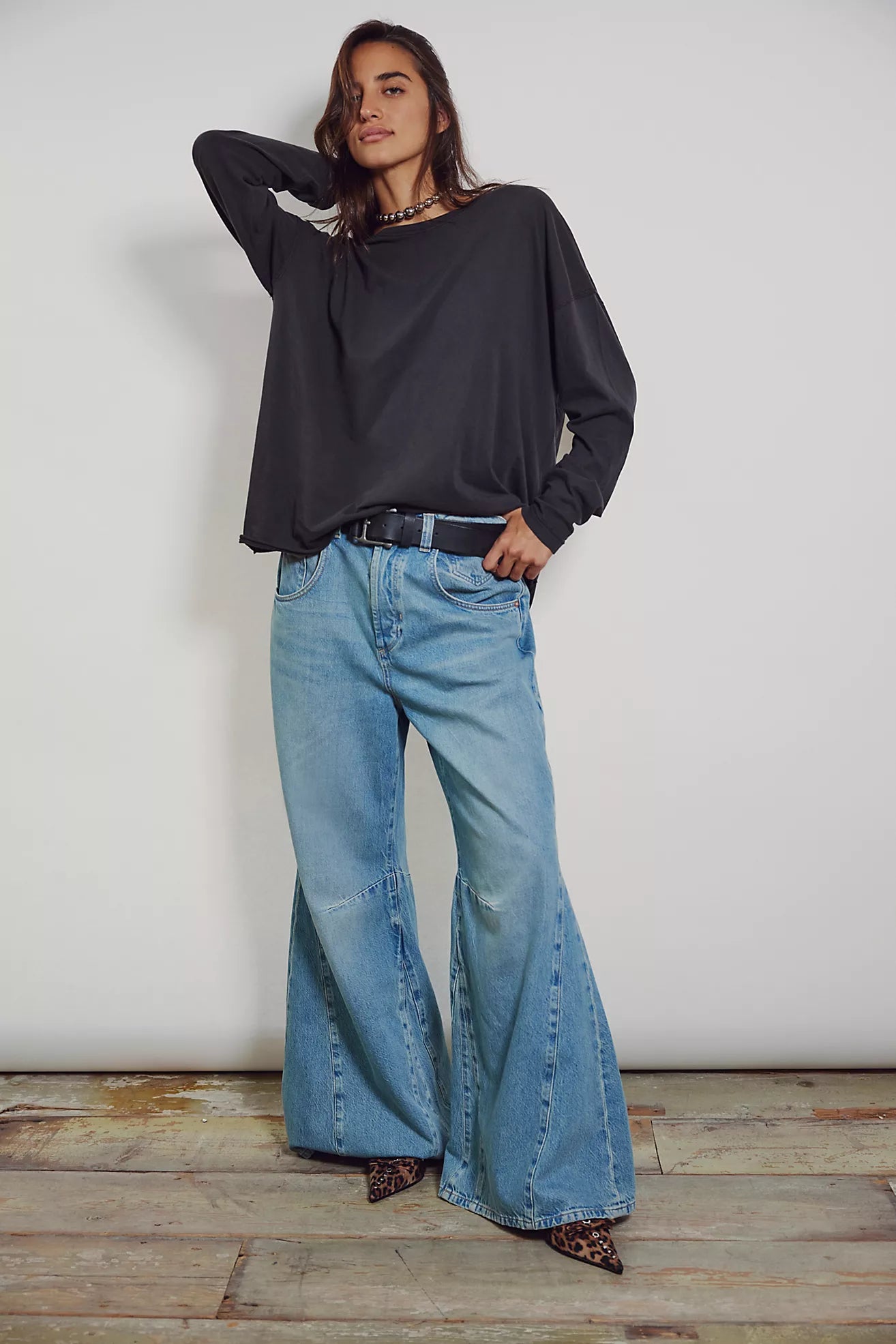 BOUTIQUE FREE PEOPLE WE THE FREE NINA LONG-SLEEVE TEE FRONT 5 BLACK