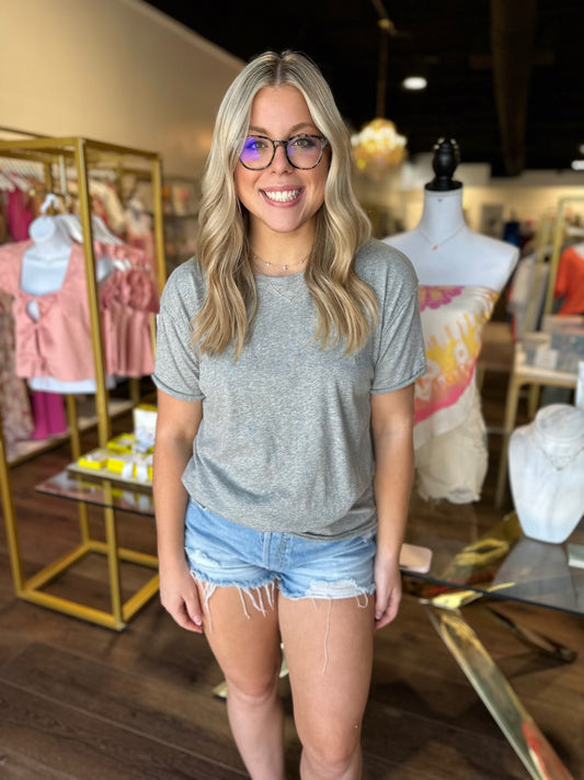BOUTIQUE FREE PEOPLE WE THE FREE NINA TEE HEATHER GREY ON MODEL FRONT