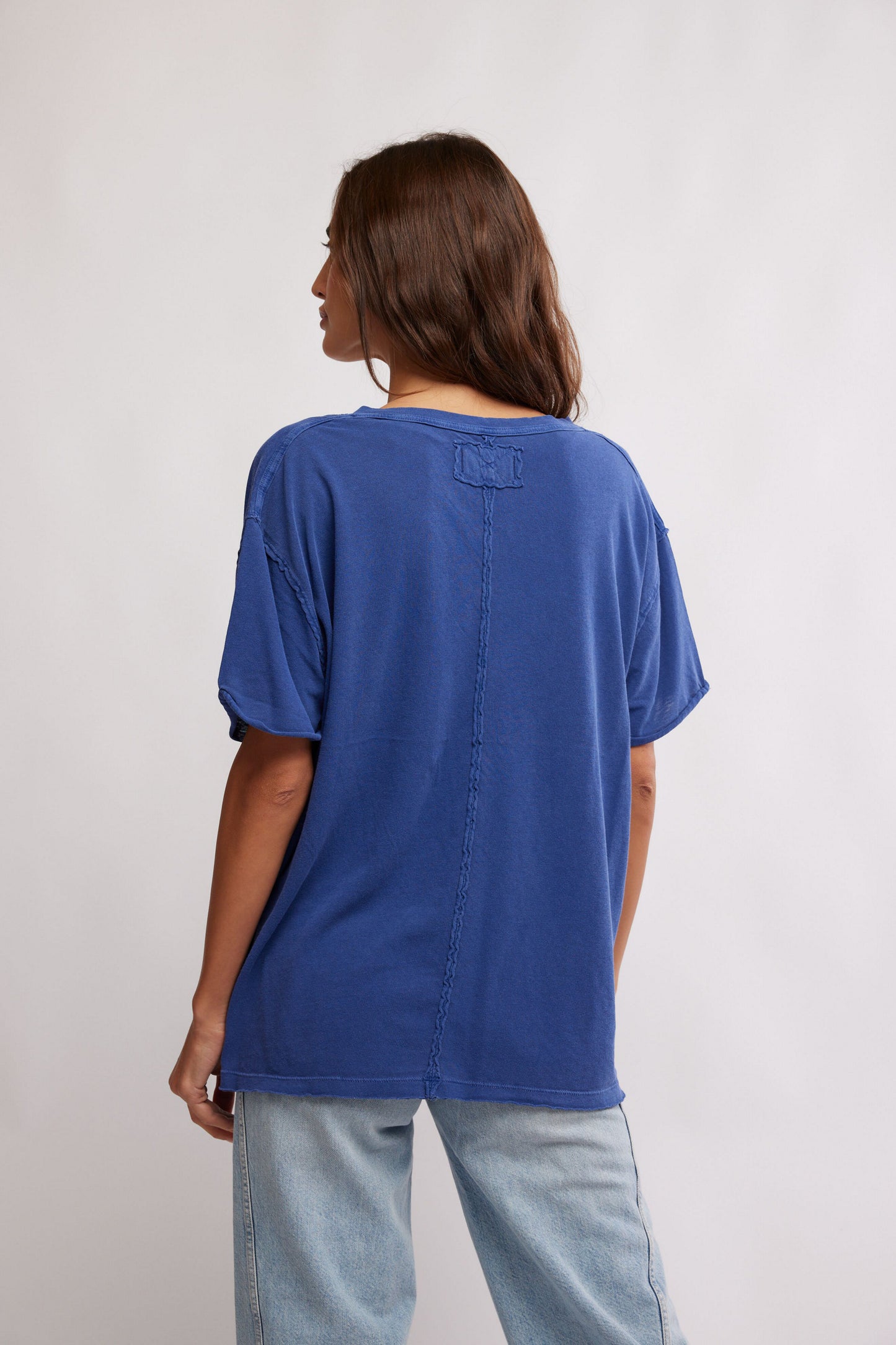 BOUTIQUE FREE PEOPLE WE THE FREE NINA V-NECK TEE INDIGO PURA BLUE BACK