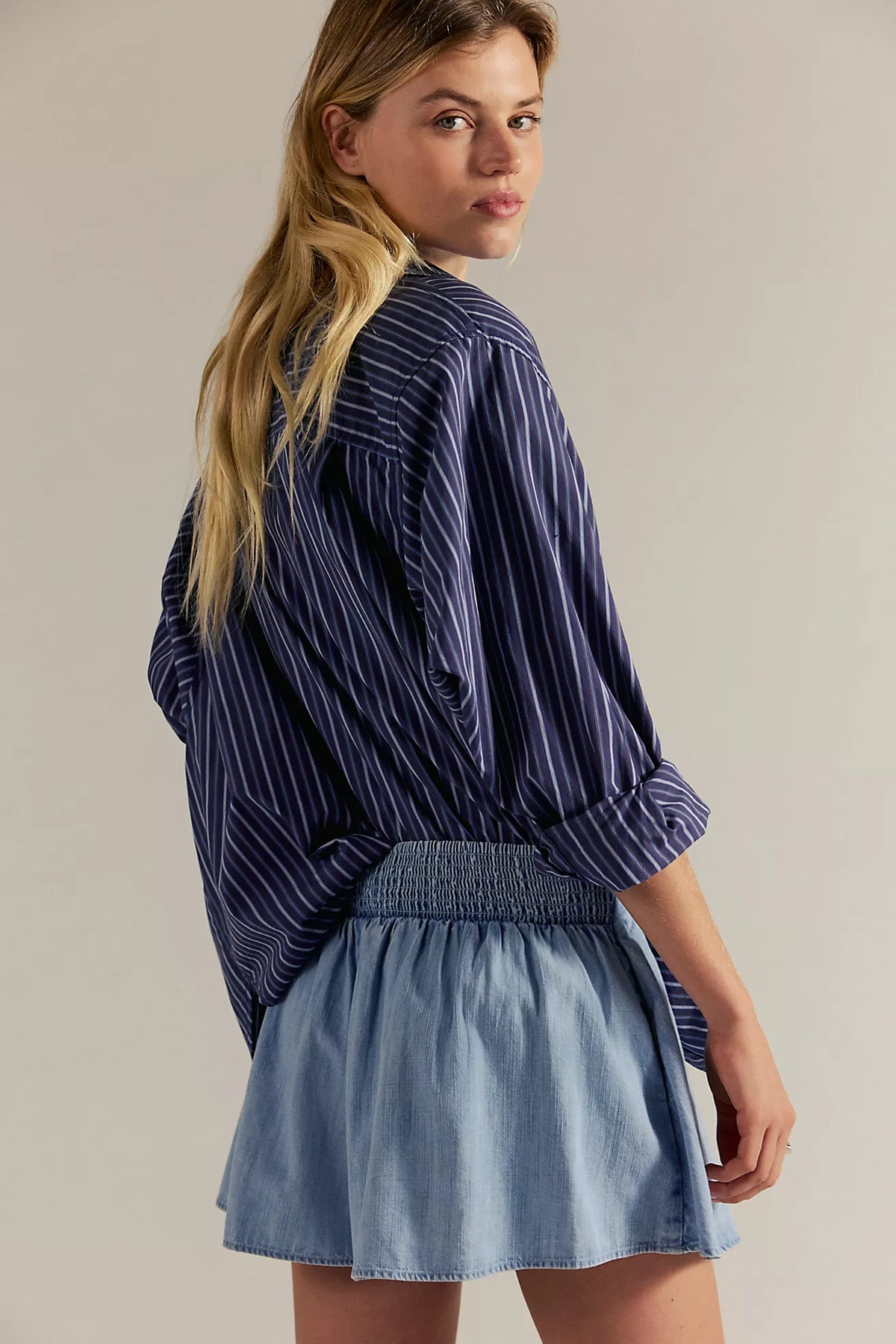 BOUTIQUE FREE PEOPLE WE THE FREE PARADISE FOUND DENIM SKORT CAPRI BLUE BACK