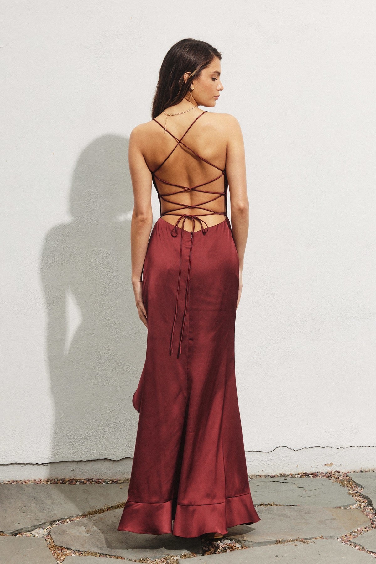 BOUTIQUE GOING OUT OPEN BACK RUFFLED MAXI DRESS SANGRIA FRONT