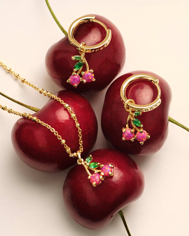 KENDRA SCOTT Cherry Huggie Earrings in Berry Kyocera Opal