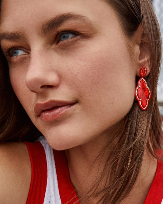 BOUTIQUE KENDRA SCOTT ABBIE GOLD ENAMEL FRAME STATEMENT EARRINGS RED ILLUSION