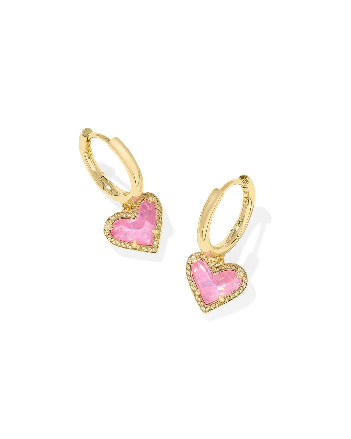 BOUTIQUE KENDRA SCOTT ARI HEART GOLD HUGGIE EARRINGS PINK IRIDESCENT GLITTER