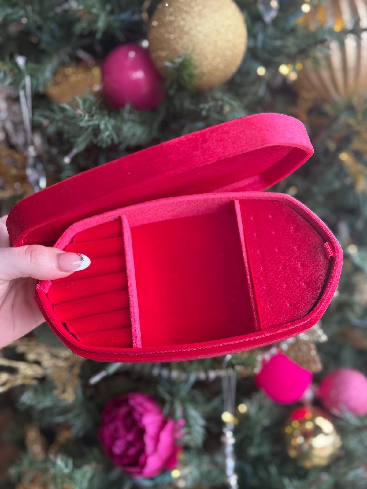 BOUTIQUE KENDRA SCOTT DANIELLE MEDIUM CASE PINK BERRY OPEN