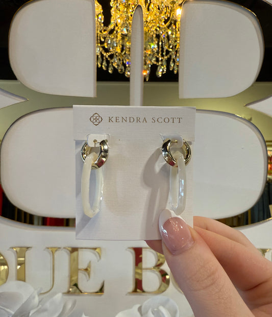 BOUTIQUE KENDTA SCOTT GOLD DANIELLE LINK EARRINGS IN IVORY MOTHER OF PEARL
