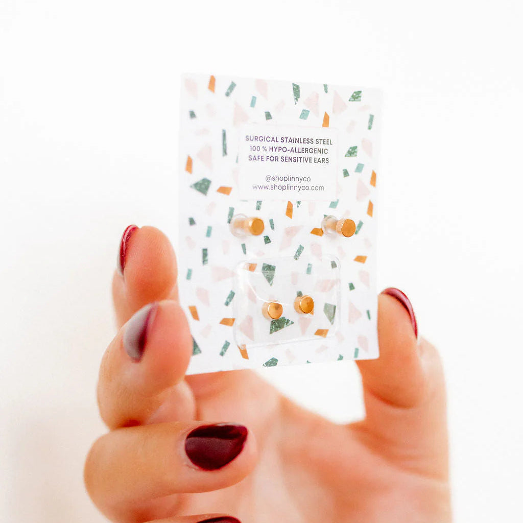 BOUTIQUE LINNY CO GOLD CROSS SCREWBACK STUD EARRINGS CATHEREINE BACK