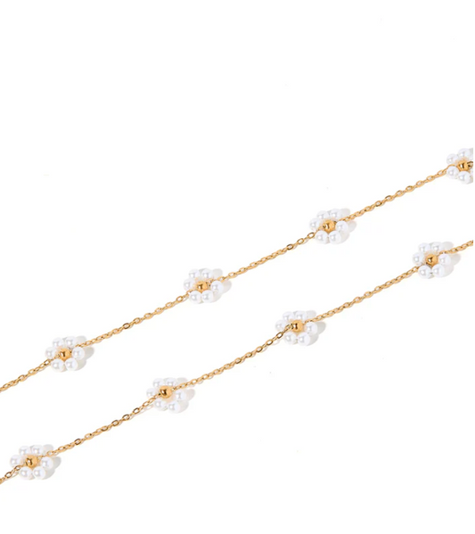 BOUTIQUE LINNY CO GOLD FLOWER PEARL GRACIE NECKLACE 2