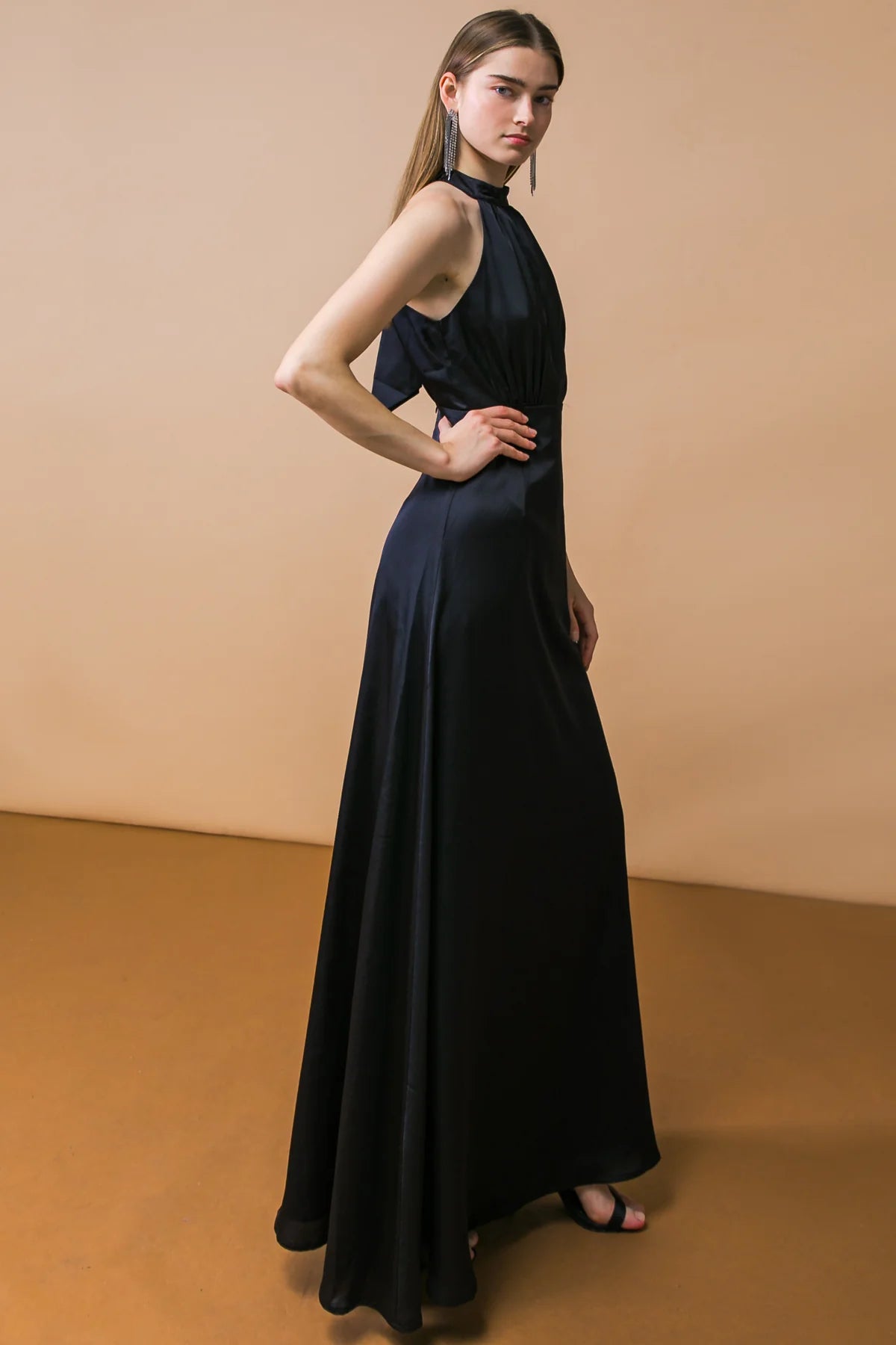 BOUTIQUE LOOKBOOK FAVORITE WOVEN MAXI DRESS BLACK SIDE 2