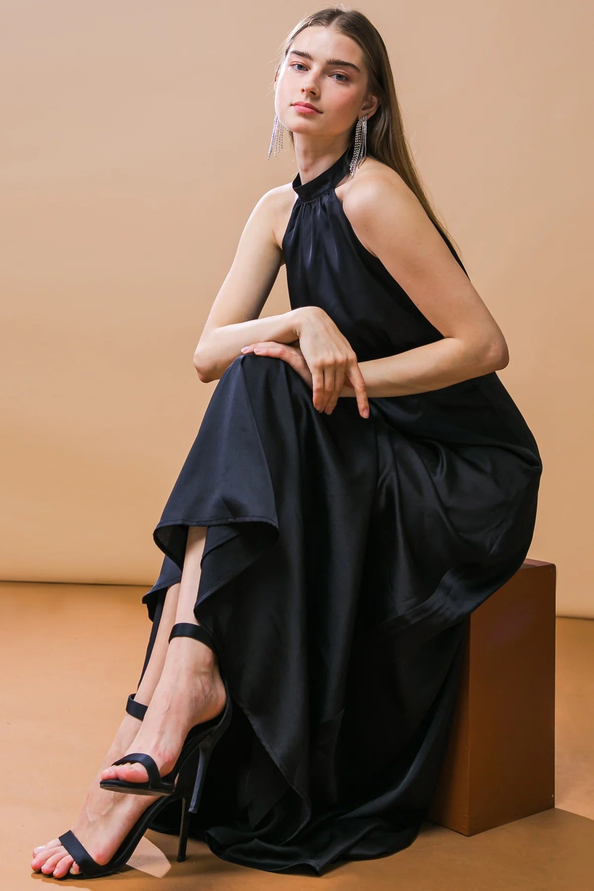 BOUTIQUE LOOKBOOK FAVORITE WOVEN MAXI DRESS BLACK SIDE 3