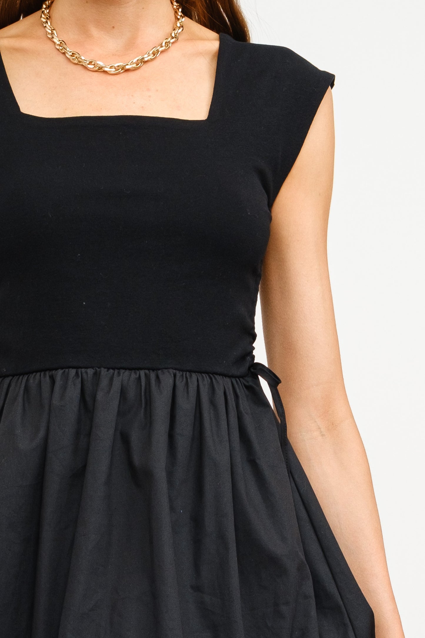 BOUTIQUE NAELLA DRESS FRONT 2