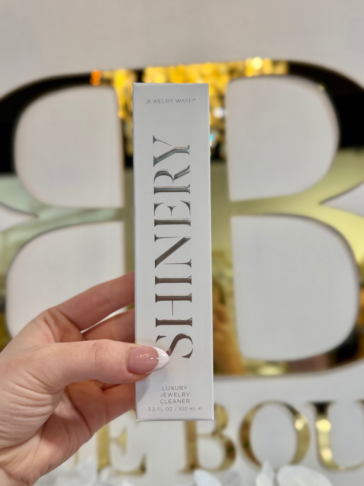 BOUTIQUE SHINERY JEWELRY WASH® IN HAND