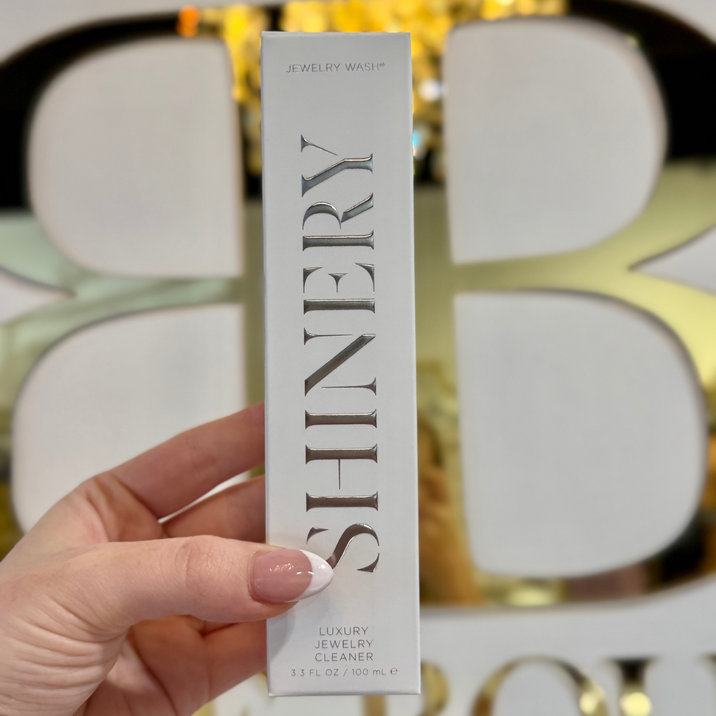 BOUTIQUE SHINERY JEWELRY WASH® IN HAND