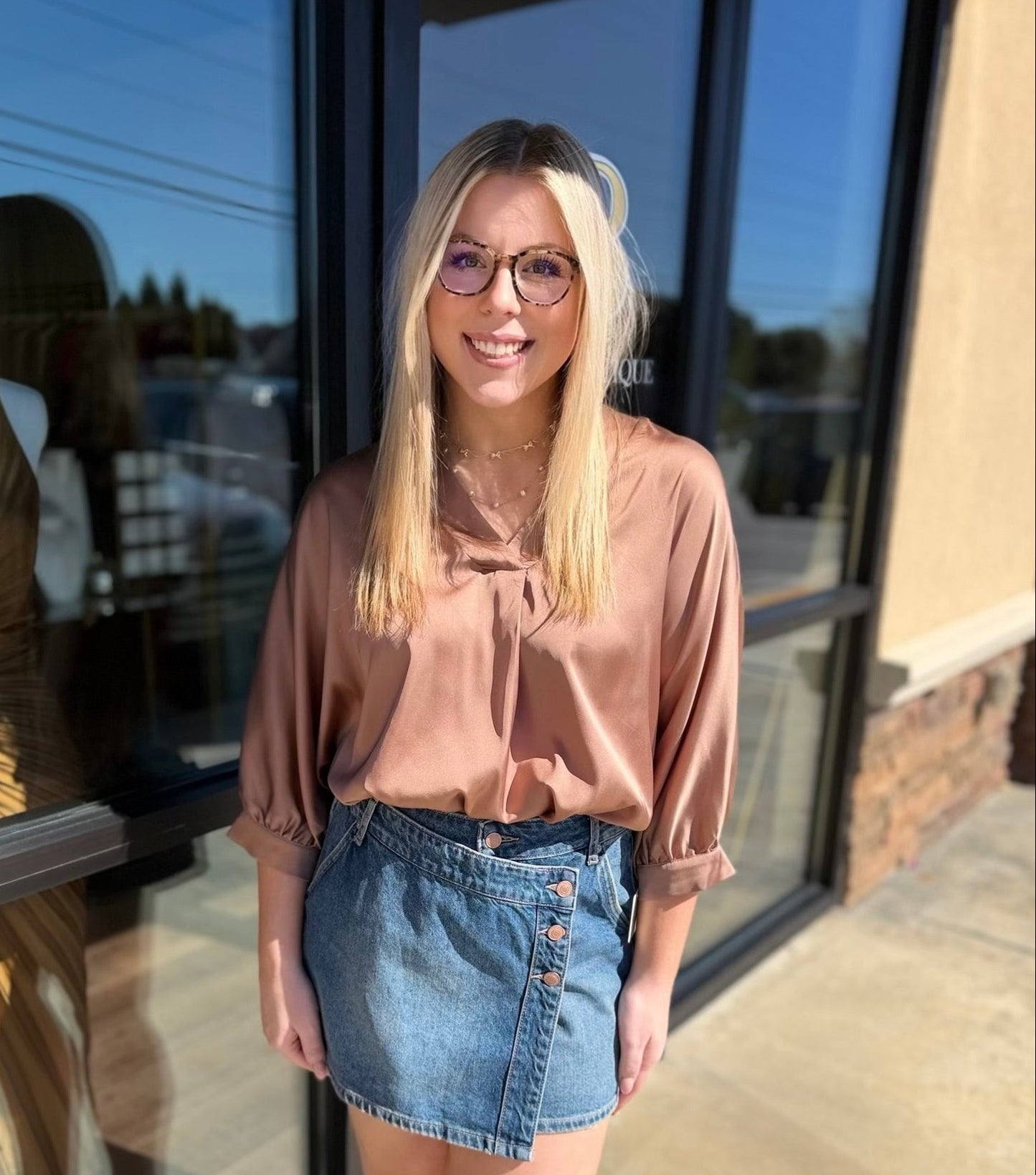 BOUTIQUE SILKY MUSE TOP COFFEE FRONT ON MODEL