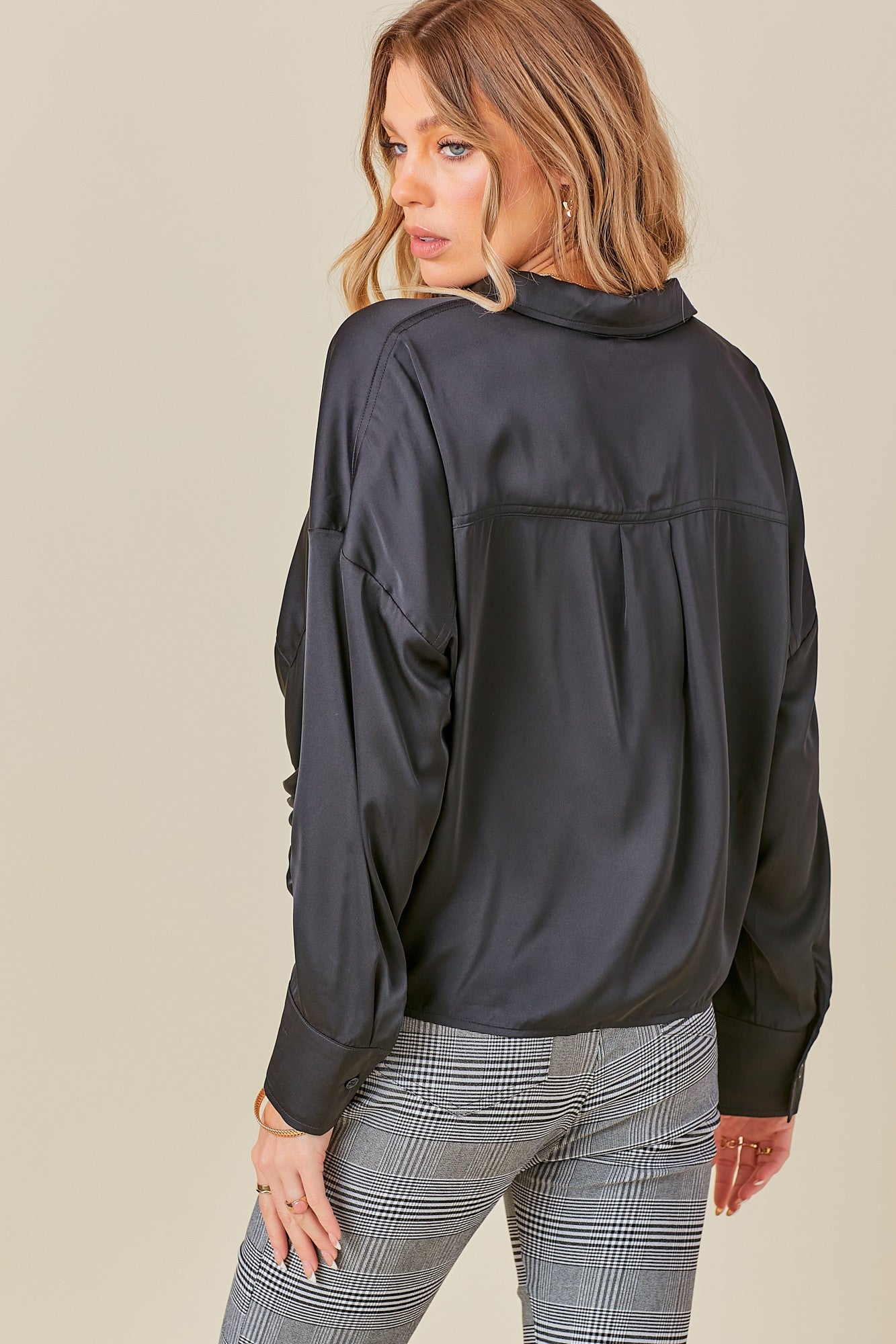 BOUTIQUE SLEEK SATIN BUTTON DOWN TOP BLACK BACK