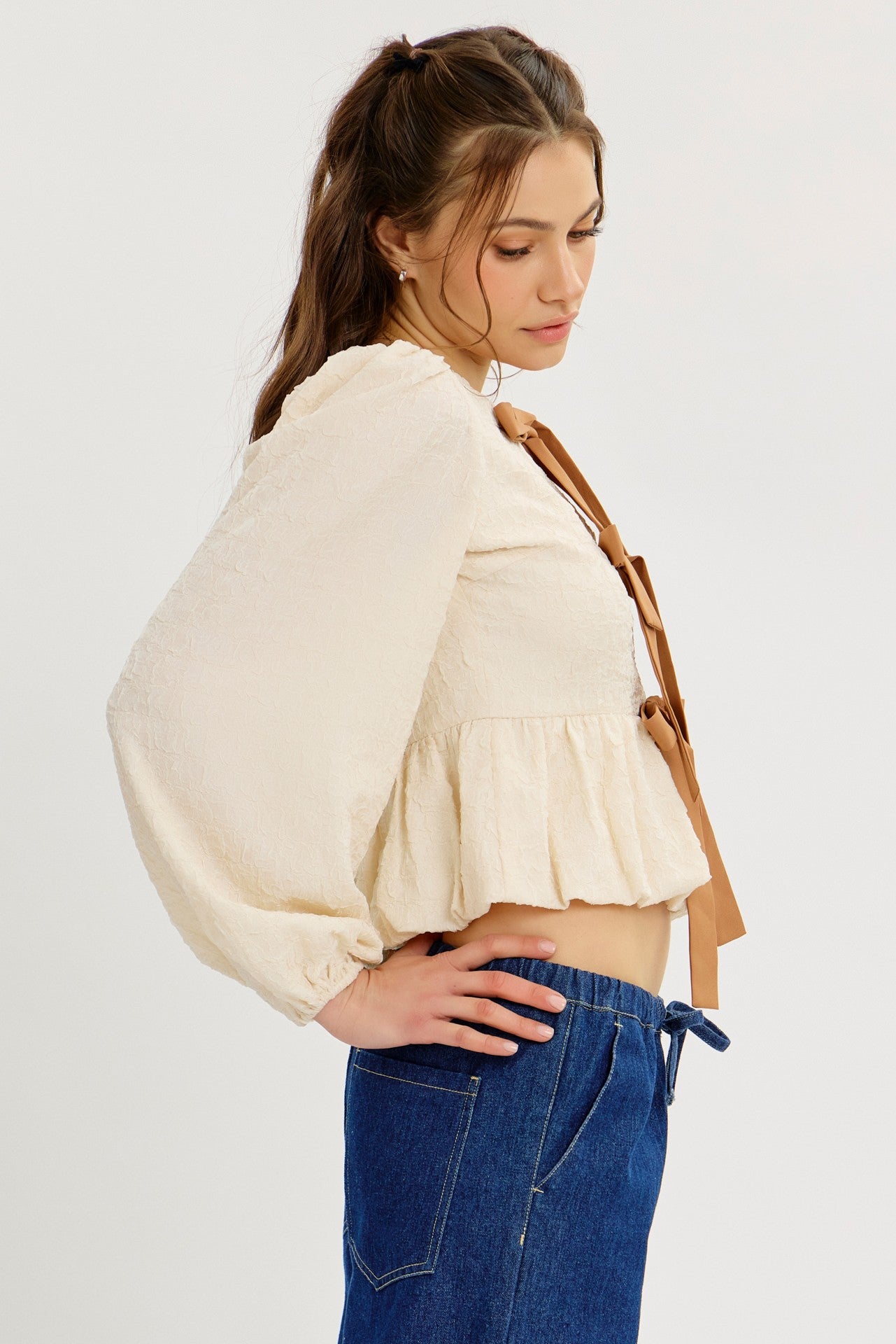 BOUTIQUE SMITTEN BOW BLOUSE VANILLA SIDE
