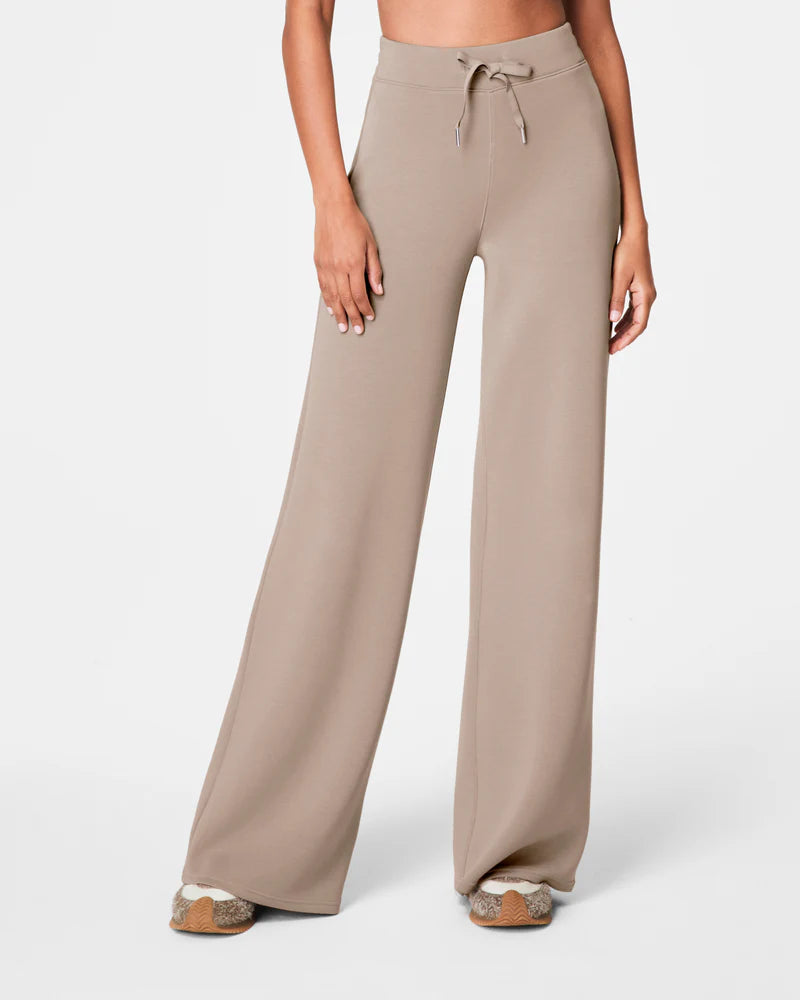 BOUTIQUE SPANX AIRESSENTIALS WIDE LEG PANT ASHWOOD FRONT