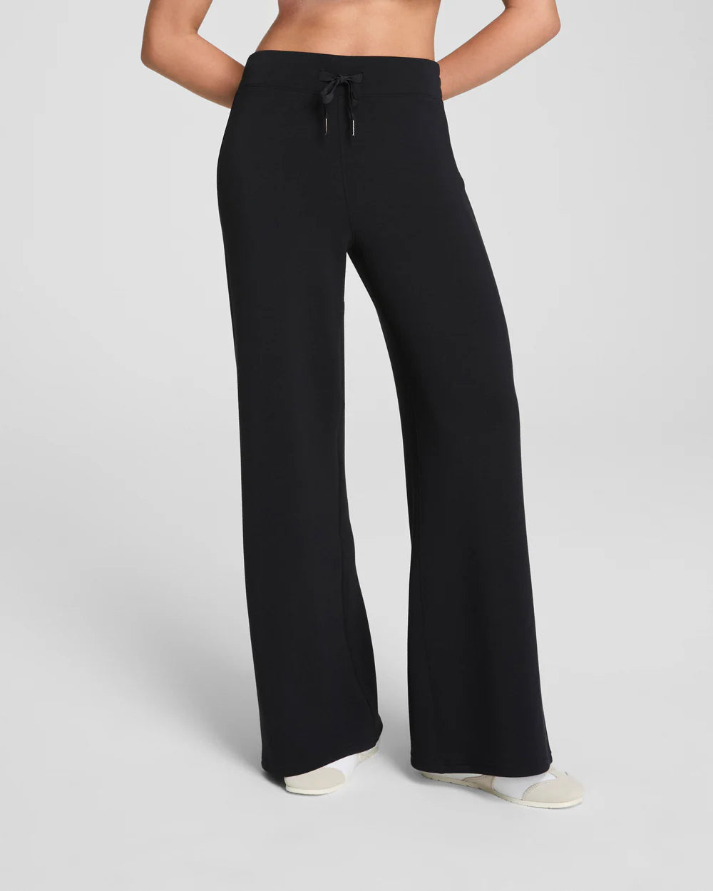 BOUTIQUE SPANX AIRESSENTIALS WIDE LEG PANT BLACK PETITE FRONT