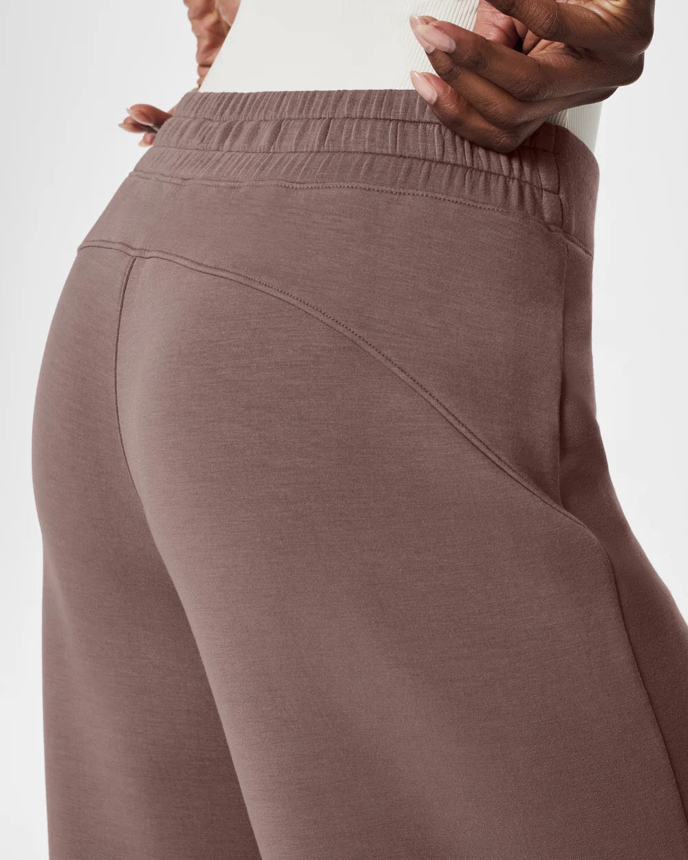 BOUTIQUE SPANX ON THE MOVE WIDE LEG PANT SMOKE SIDE