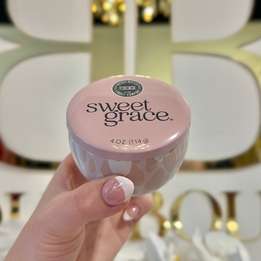 BOUTIQUE SWEET GRACE CANDLE 059 IN HAND