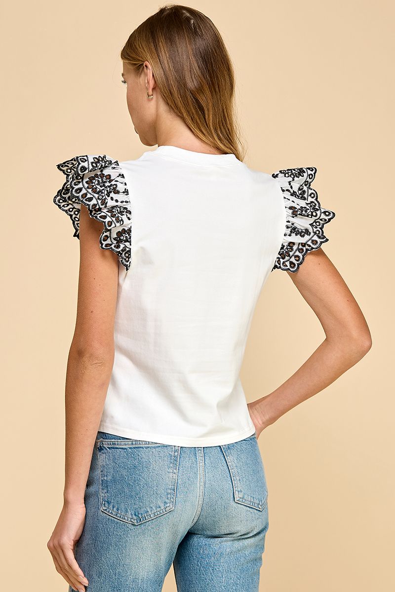 WHITE KNIT TOP WITH RUFFLED LACE
