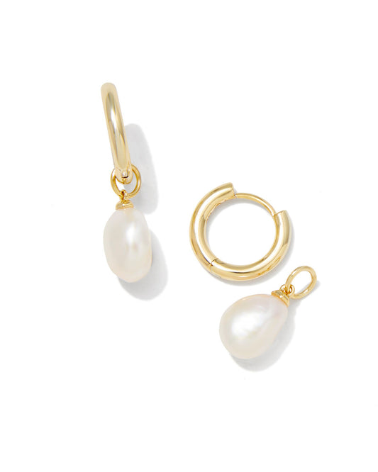 KENDRA SCOTT Willa Pearl Huggie Earrings in Freshwater Cultured Pearl
