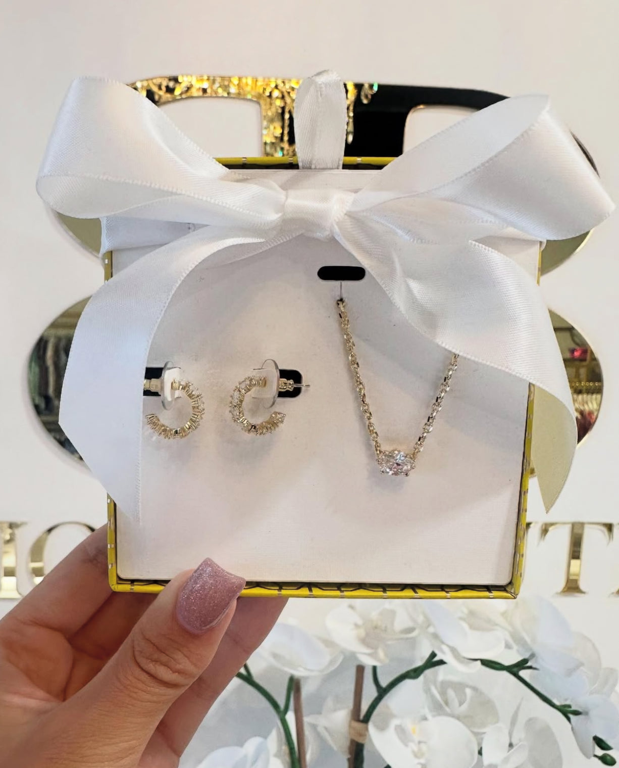 KENDRA SCOTT