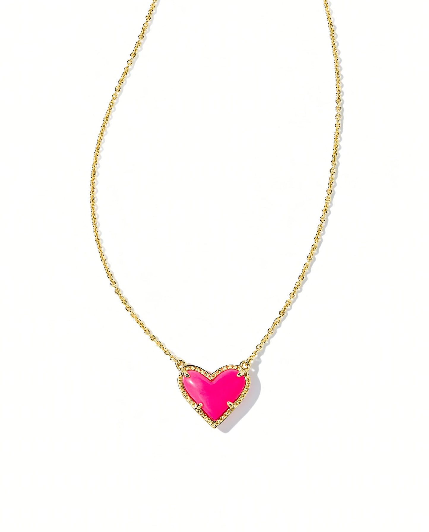 KENDRA SCOTT Collar corto con colgante de corazón Ari