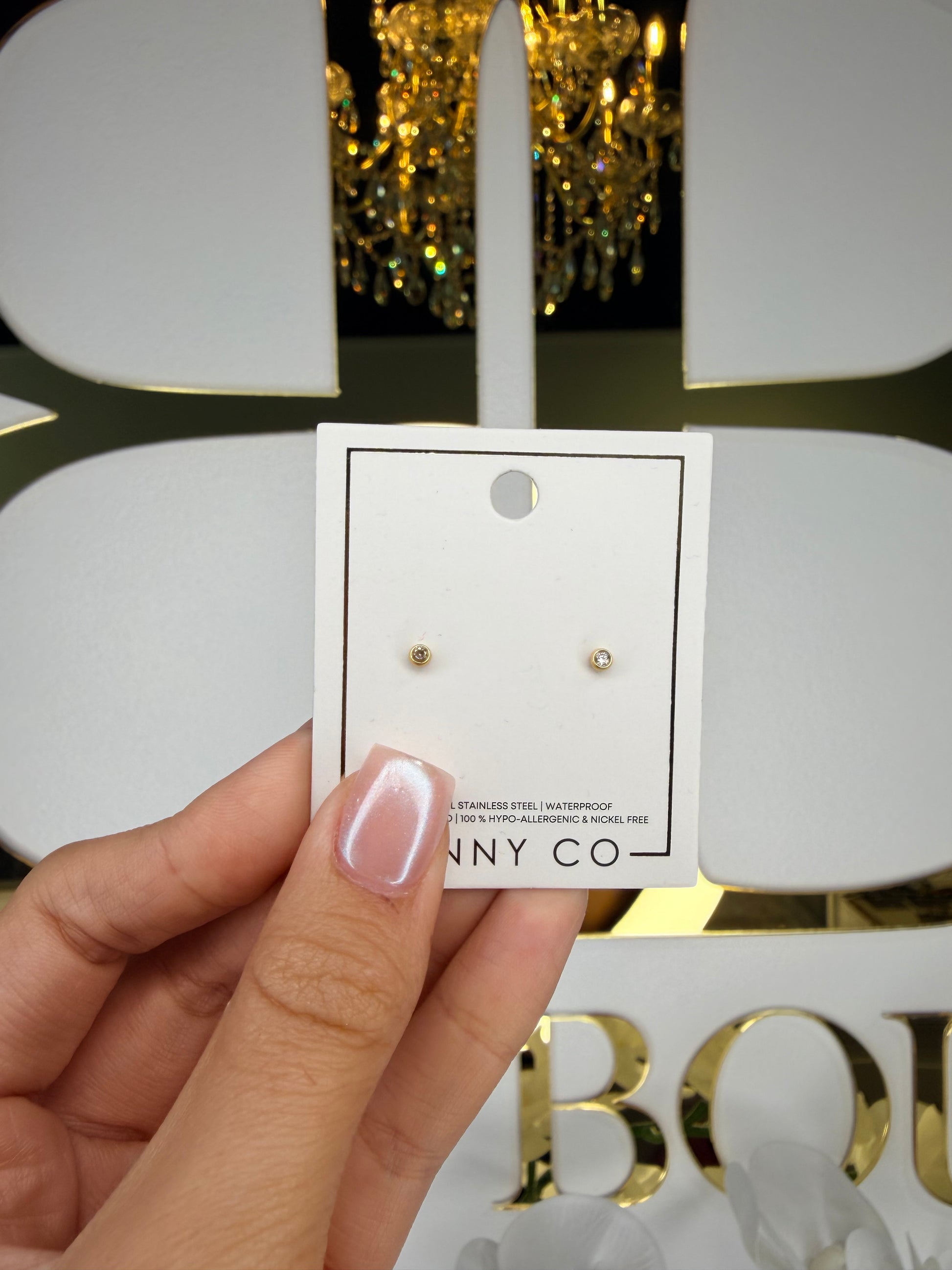 Stud diamond earrings 