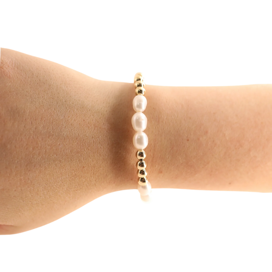 BOUTIQUE BEADED BLONDES GOLD WILLOW PEARL BRACELET ON ARM 2