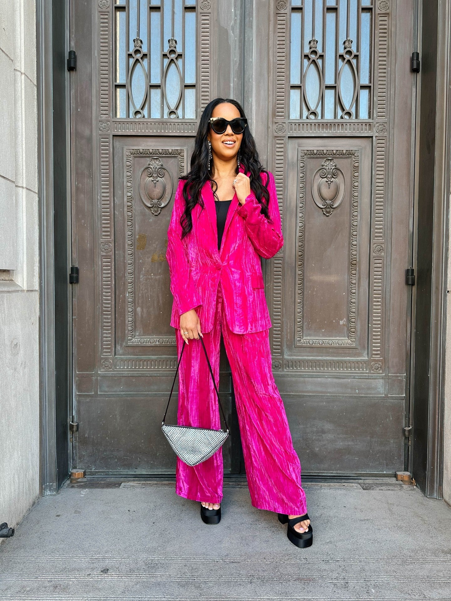 BOUTIQUE BUDDY LOVE HEFF CRUSHED VELVET BLAZER FUCHSIA PINK FRONT