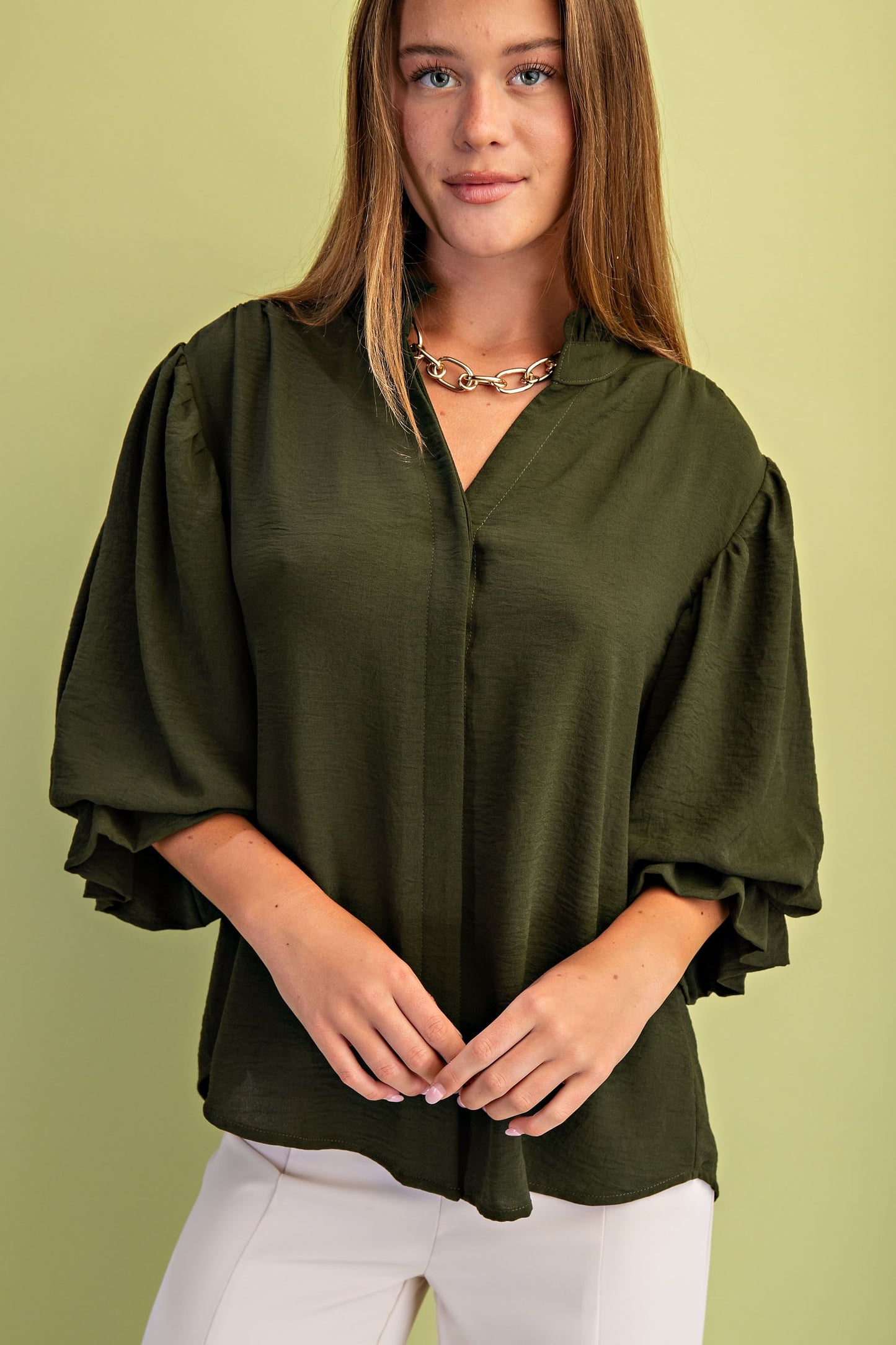 BOUTIQUE EVERYDAY CHARM BLOUSE OLIVE FRONT