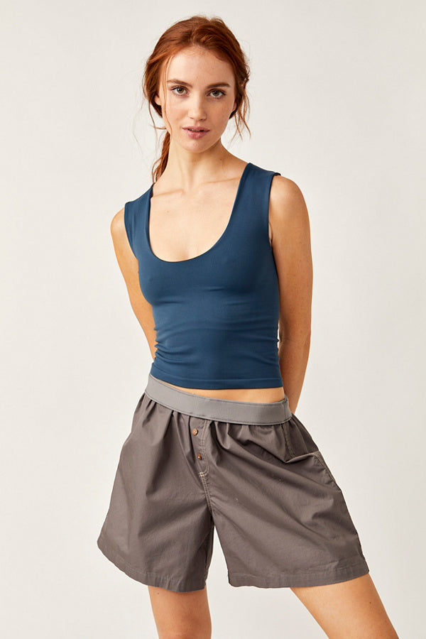 BOUTIQUE FREE PEOPLE CLEAN LINES MUSCLE CAMI VARSITY NAVY FRONT