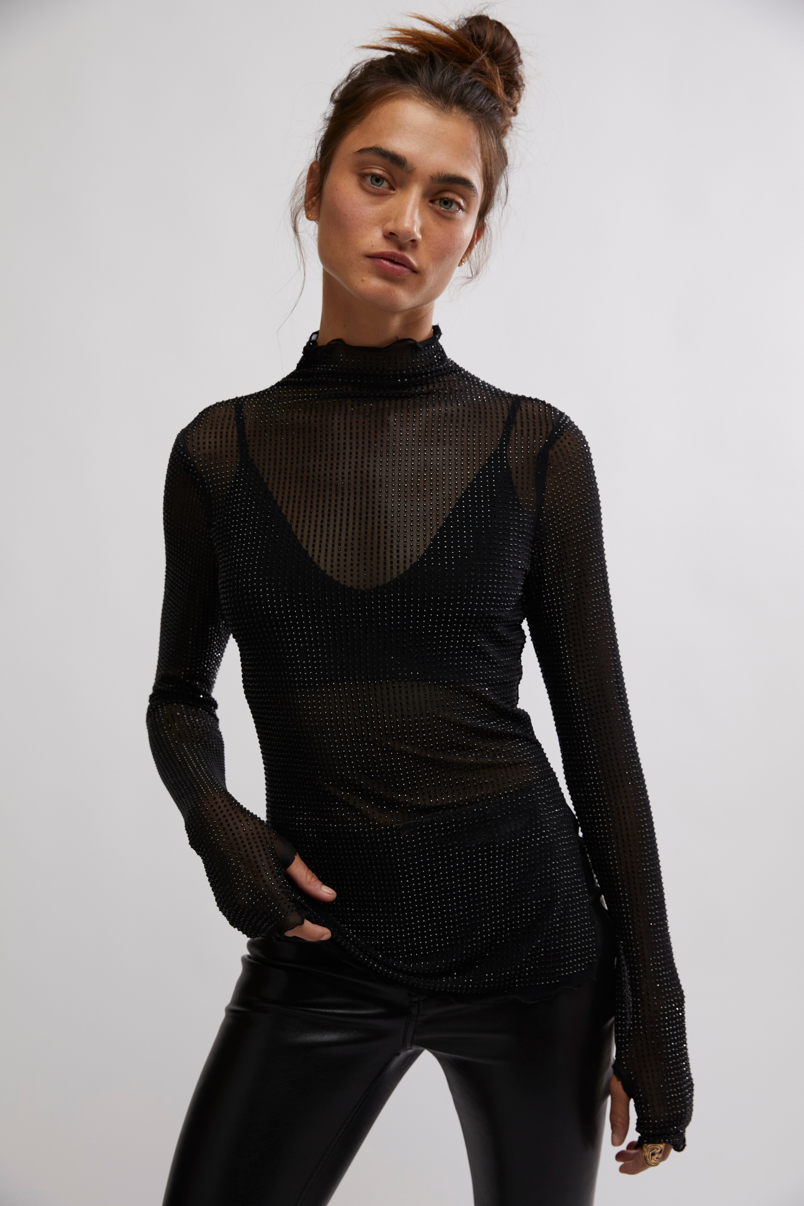 BOUTIQUE FREE PEOPLE DANCE ALL NIGHT LONG SLEEVE BLACK FRONT