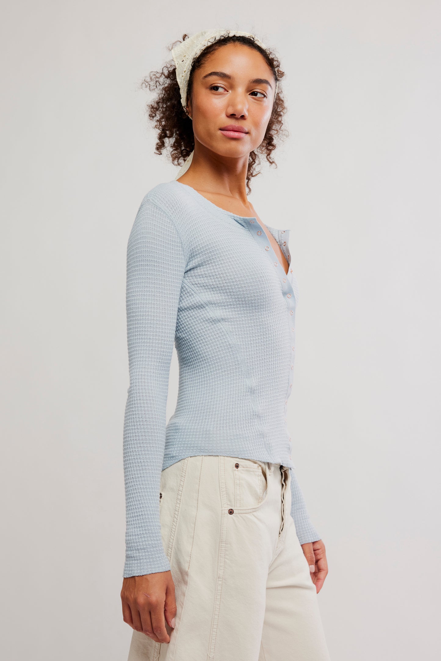 BOUTIQUE FREE PEOPLE INTIMATELY GOING PLACES CARDI PEARL BLUE SIDE