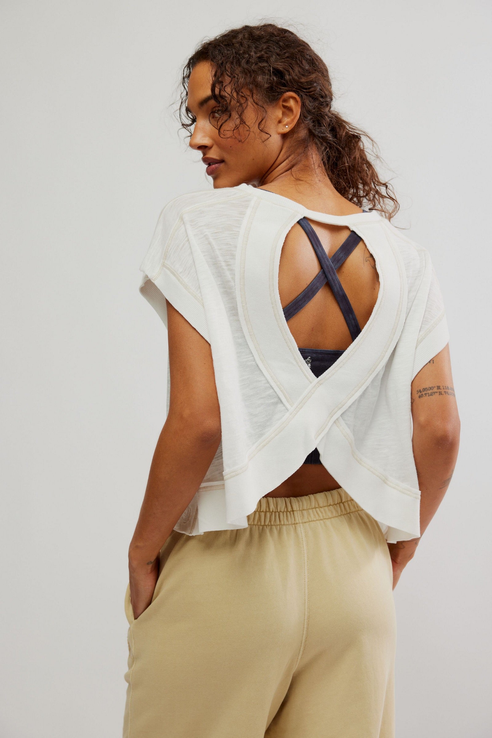 BOUTIQUE FREE PEOPLE MY TIME TEE BACK WHITE 