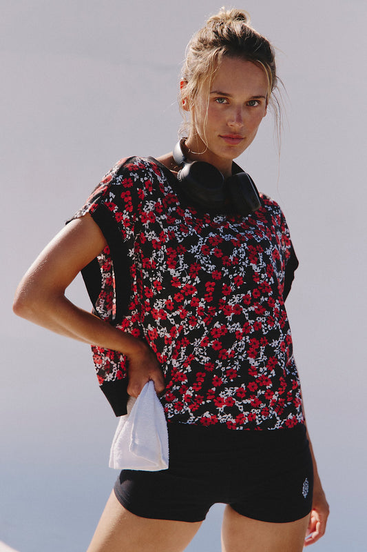 BOUTIQUE FREE PEOPLE MY TIME TEE PRINTED CRANBERRY DITSY BLACK FRONT 2