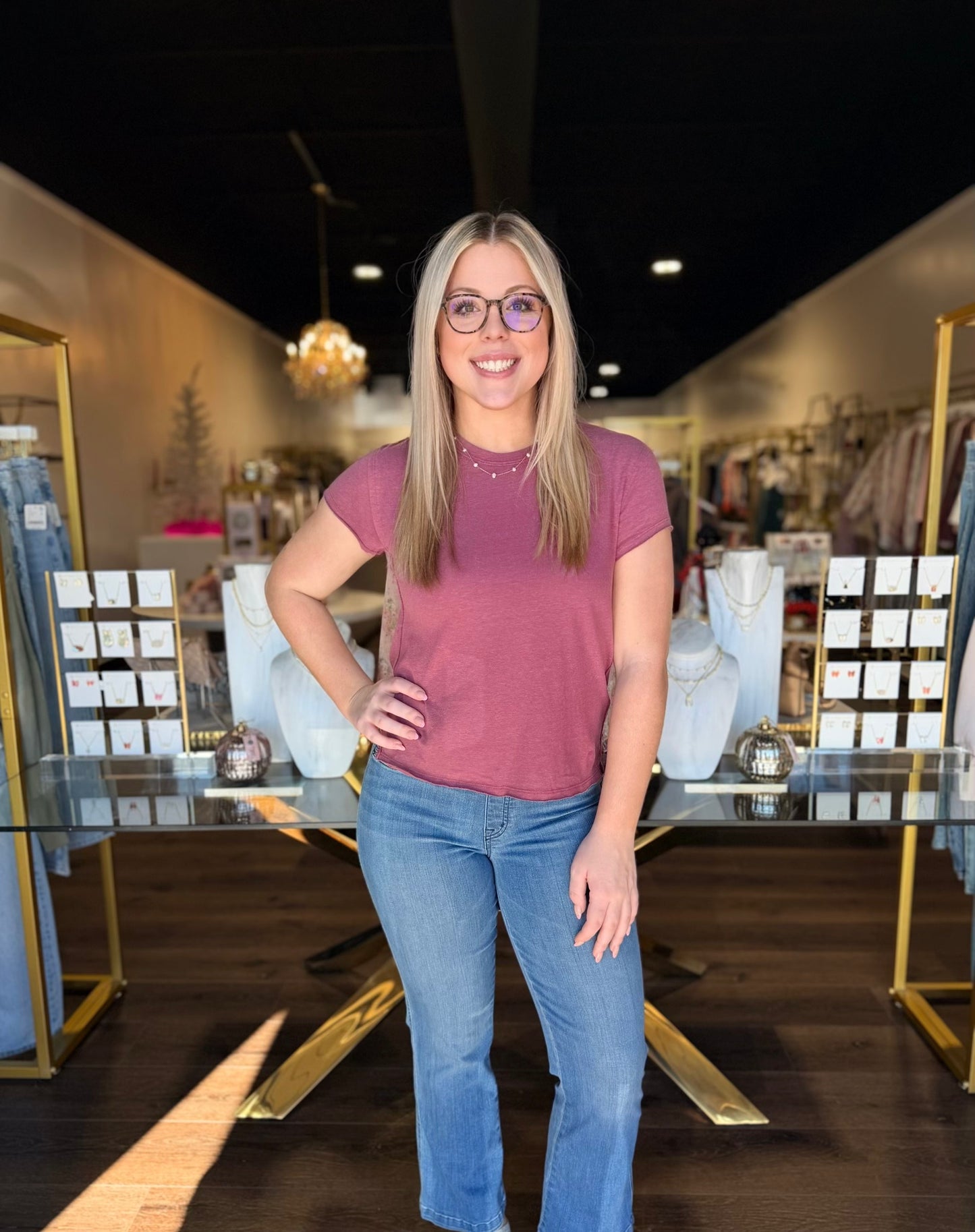 BOUTIQUE FREE PEOPLE NOVA TEE CRUSHED BERRY FRONT ON MODEL