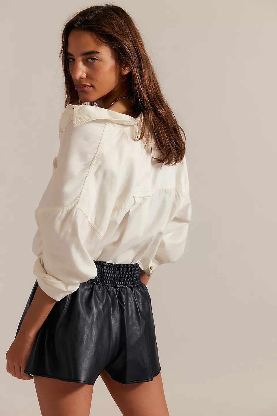 BOUTIQUE FREE PEOPLE PARADISE FOUND VEGAN SKORT BLACK BACK